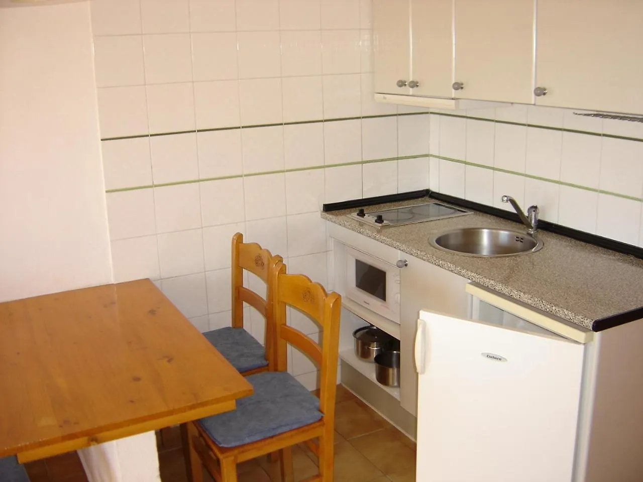 Apartamentos Tamarindos Л'Эстартит 0*,  Испания